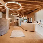Alpina 酒店