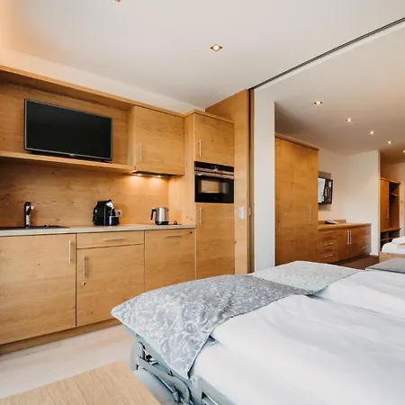 Otel Alpina 4*