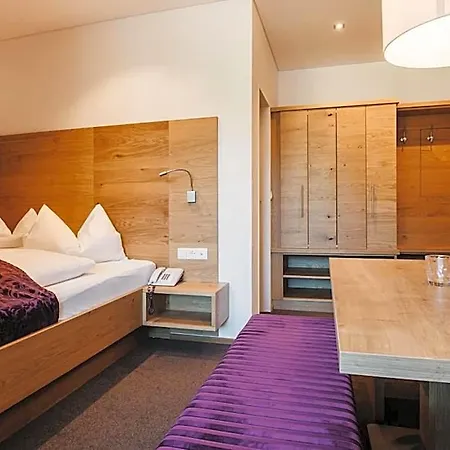 Otel Alpina