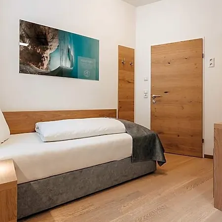 Otel Alpina 4*