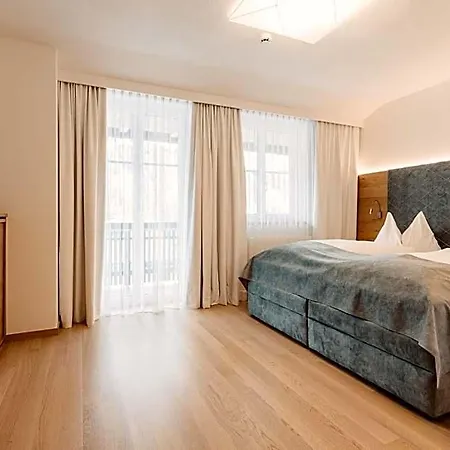 Alpina Hotel 4*